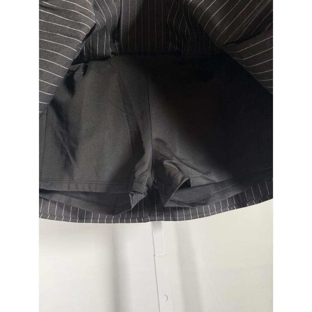 NWT Halara Black Pinstripe Pleated 2-in-1 Built-In Shorts Size Large - Picture 5 of 6